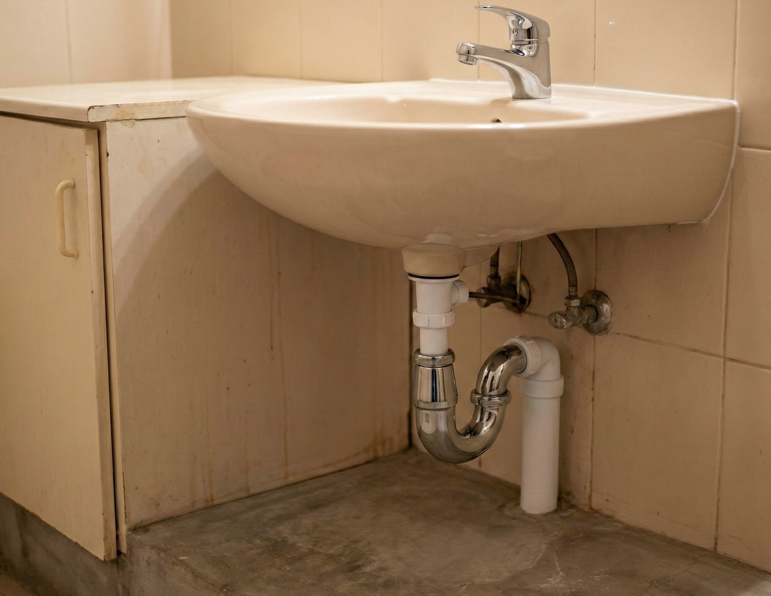 Après : fuite sous évier réparée à Yoff (Dakar)